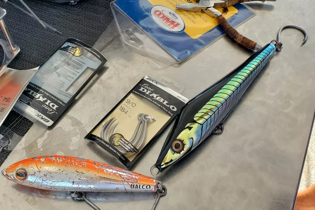 giant trevally stickbaits with upgraded hooks