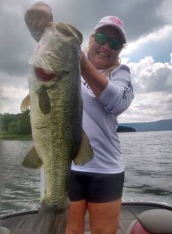 Summer Bass Fishing - Retrieve Speed with Mike Gerry