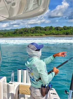 boat postioning for fishing in the surf zone